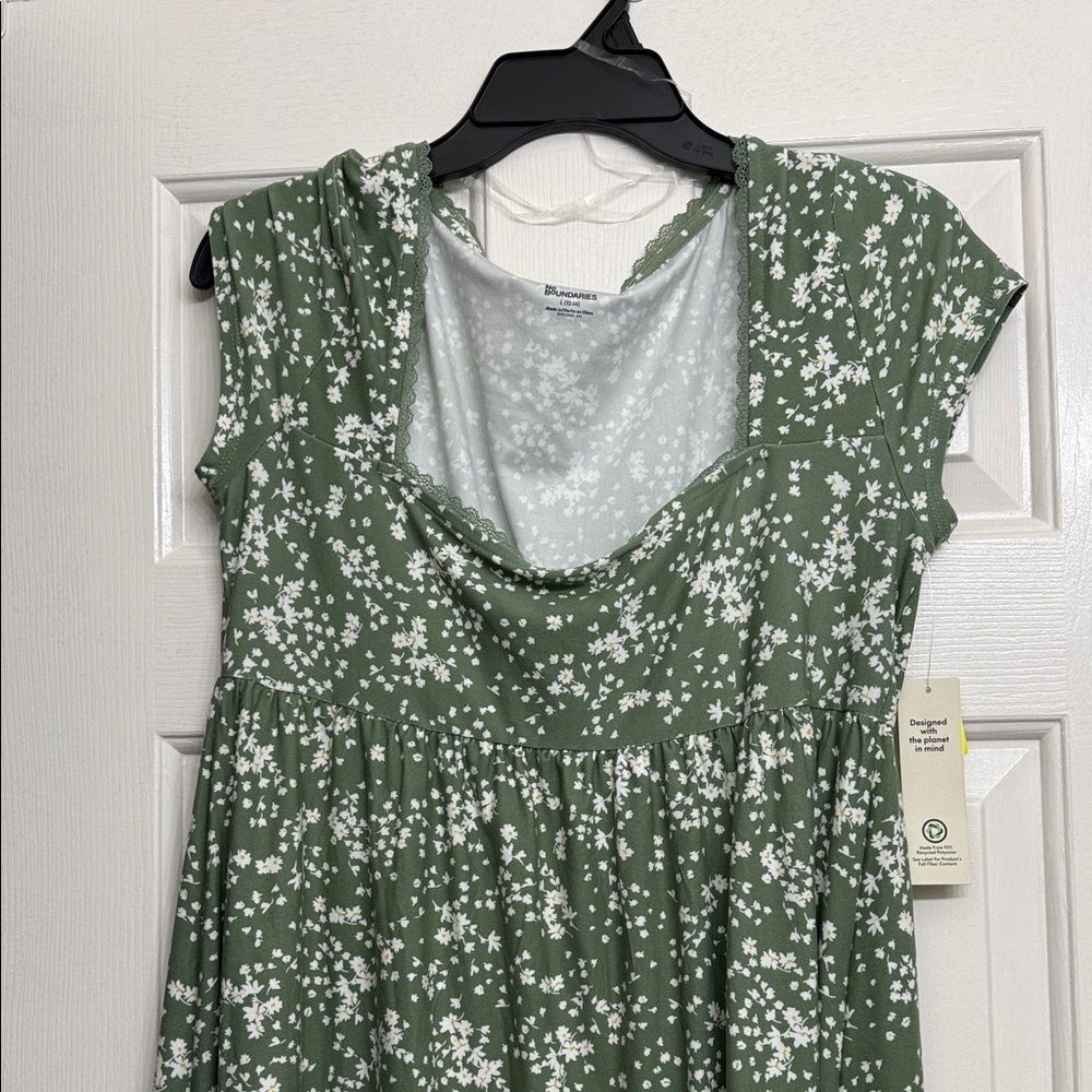 Women’s Large Green Dress with White Floral Print